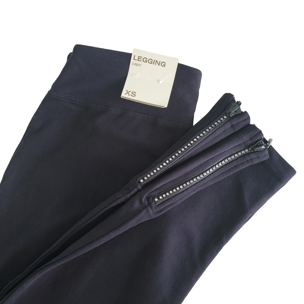 Cleo Capri Leggings In Size XS with Rinestones